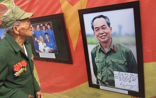 Exposition de photos sur le général Vo Nguyên Giap - ảnh 1